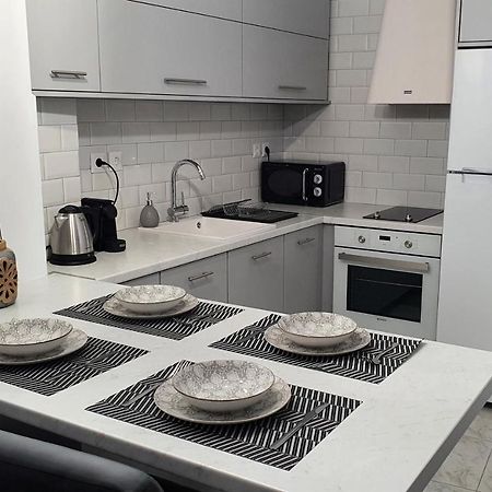 Apartament Alexandra'S Boutique House Triovasálos Zewnętrze zdjęcie